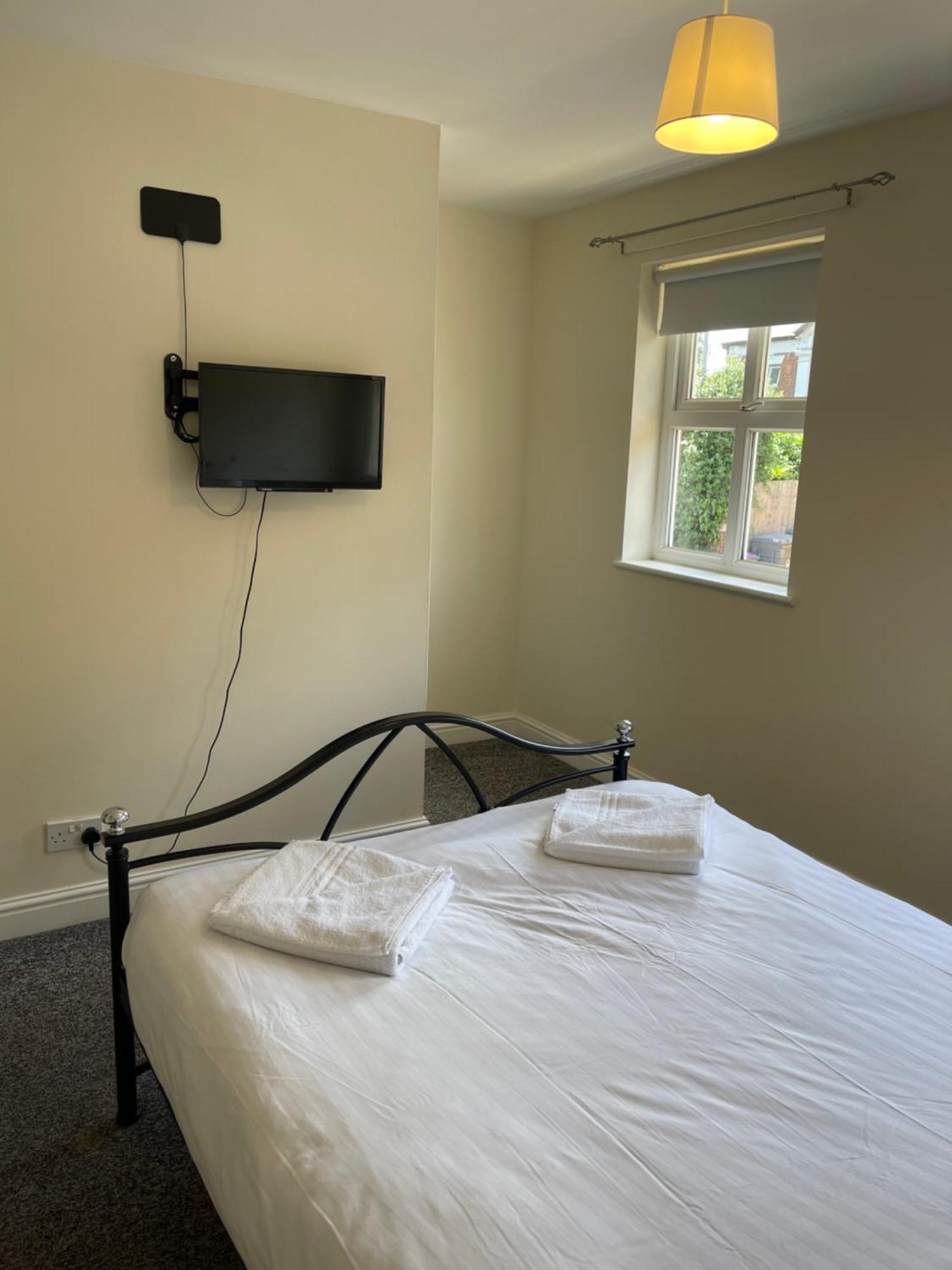 וולינגטון House Number 4 Sleeps Up To 4 With Smart Tvs In Every Room מראה חיצוני תמונה