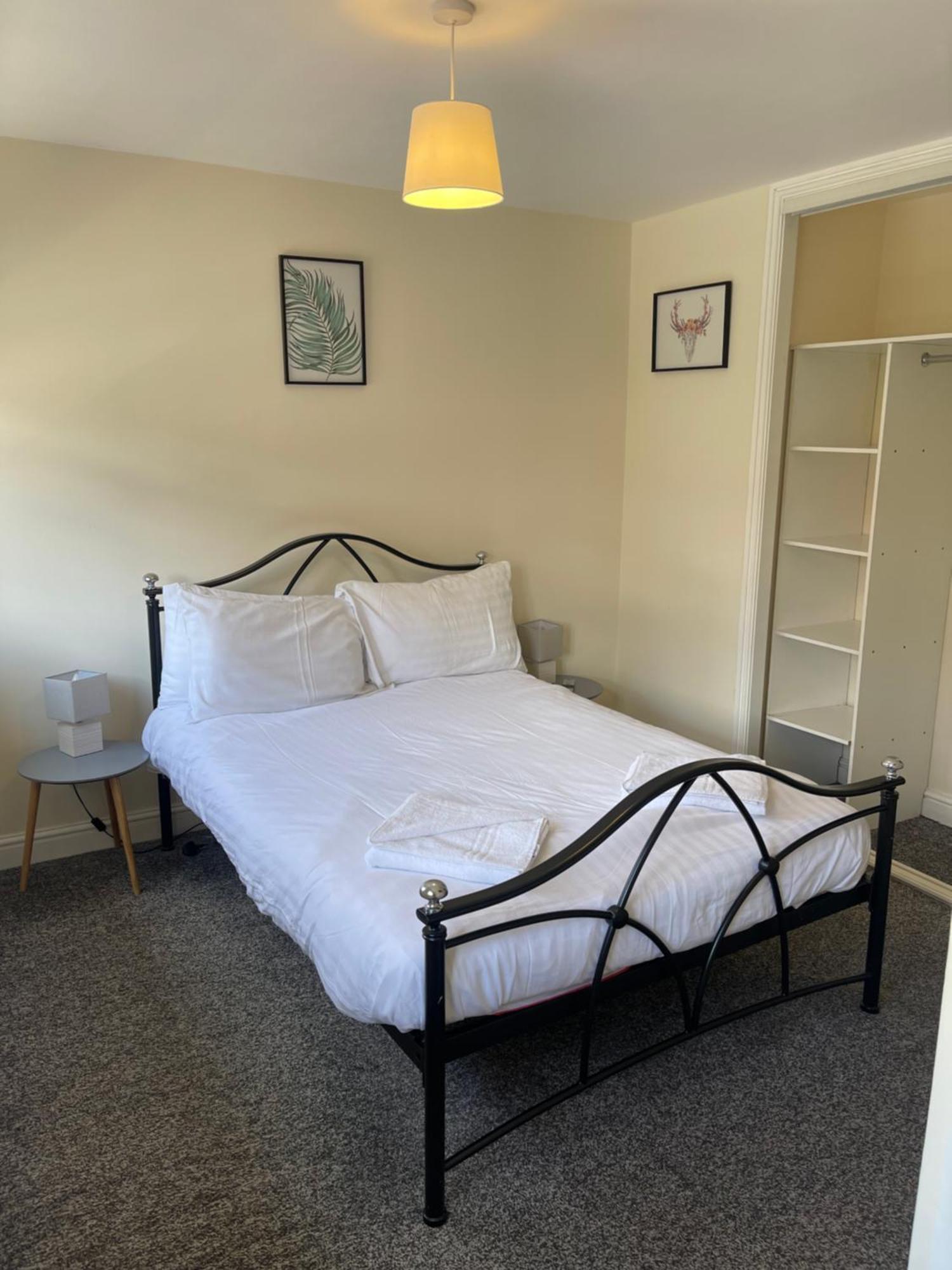 וולינגטון House Number 4 Sleeps Up To 4 With Smart Tvs In Every Room מראה חיצוני תמונה